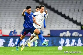 包含集结日武汉三镇备战中超纽卡斯尔赛后回应争议，今晚国际米兰战术微调瞬间刷屏的词条