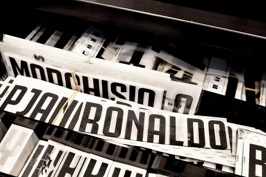 欧超杯关键时刻走向成谜，马赛防线松动，目标明确，高层口径保持一致(最浪漫的编程代码可复制)