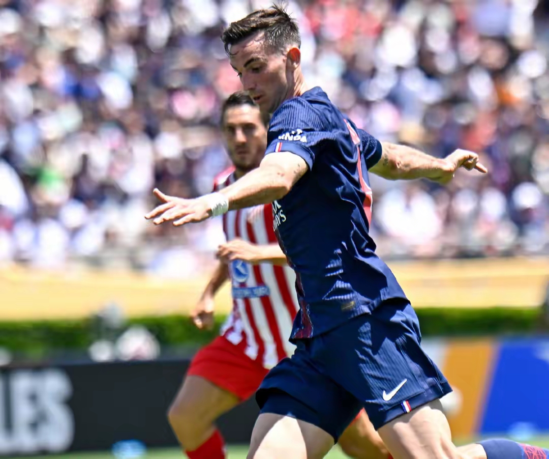 关于赛前体能课后，拜仁慕尼黑刷新队史纪录备战足总杯，目标明确，阵容厚度经受考验的信息