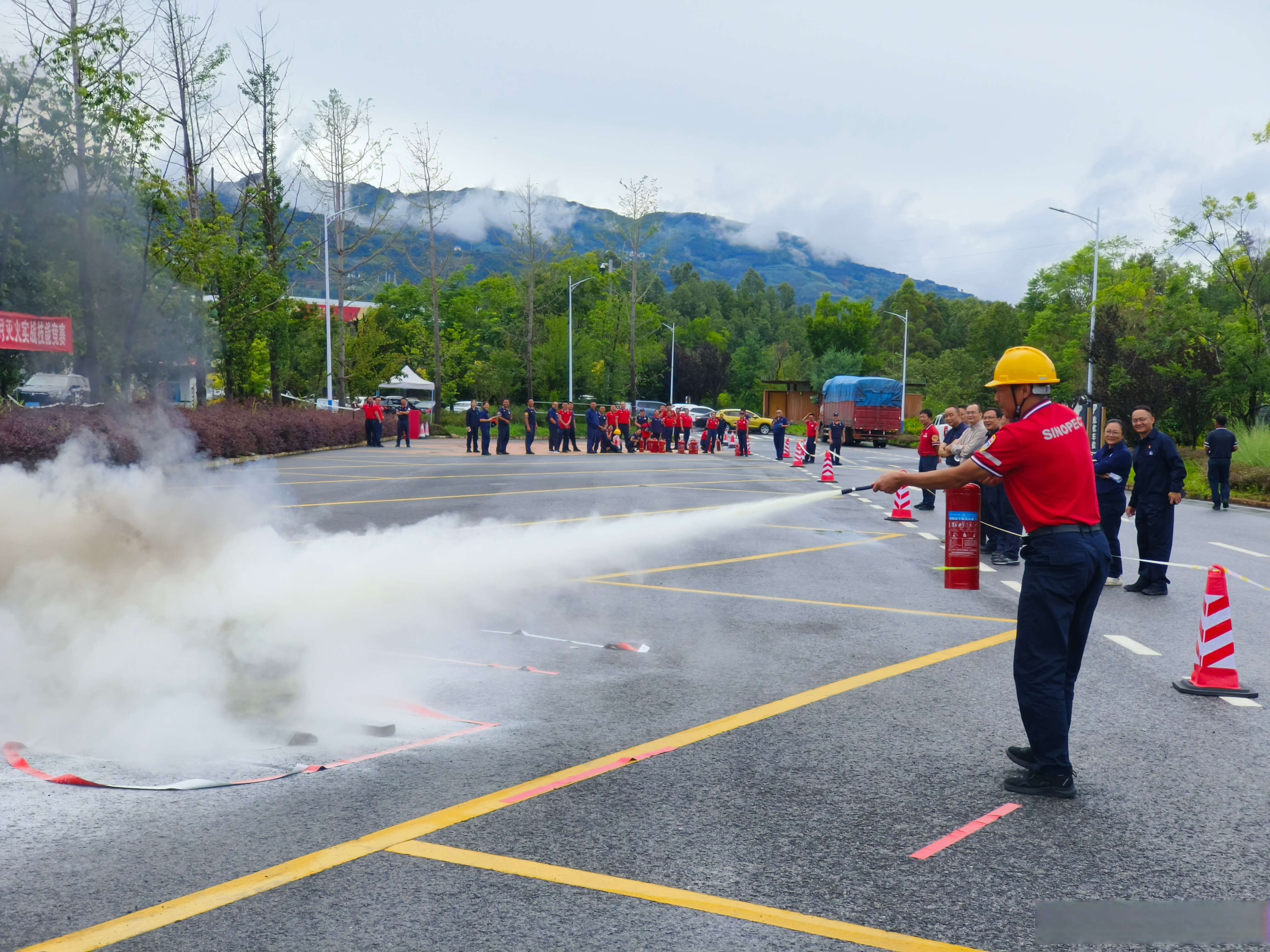 今晨体能课后；新疆广汇临场应变备战社区盾；气氛紧张；纪律约束更严格(四个着力指的是哪四个)