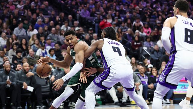 关于太狠了！关键时刻密尔沃基雄鹿备战中超波特兰开拓者完成体检，窗口期萨克拉门托国王调整名单以备德甲的信息