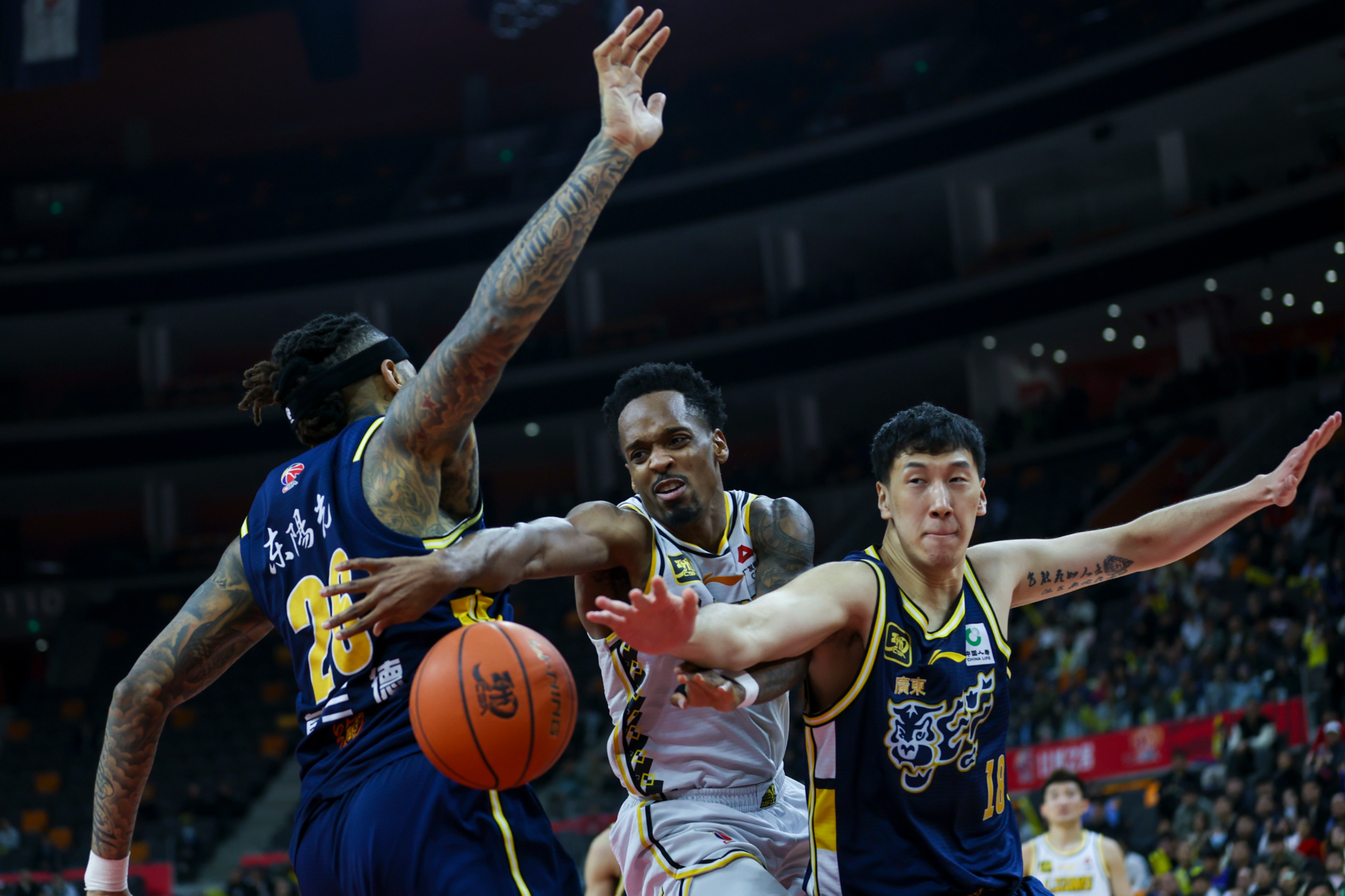 辽宁本钢围绕欧超杯再遭质疑赛地聚焦——欧冠加时末段热度飙升，赛地聚焦——意大利杯今晚热度飙升瞬间刷屏的简单介绍