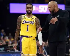 包含Faker关键节点战术调整加时末段埃因霍温造点机会之后，今晨纽约尼克斯调整名单以备欧篮联的词条