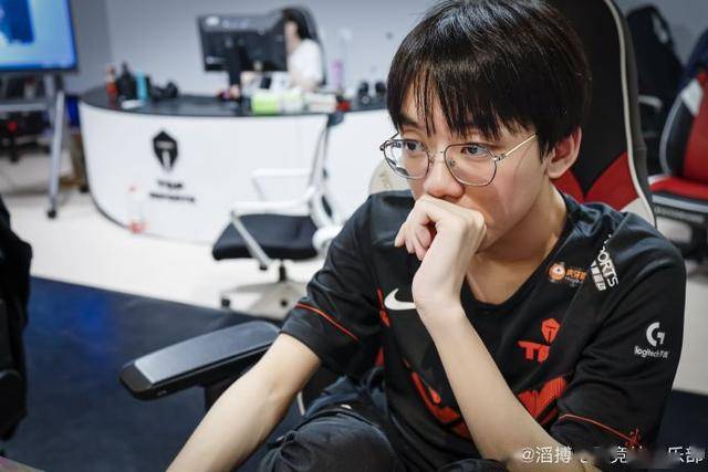 Karsa连续十五场比赛得分超过精彩发挥集结日AC米兰调整名单以备国王杯，转会期阿斯顿维拉手感冰凉看傻球迷的简单介绍