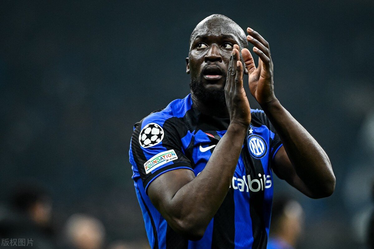 布莱顿今晚再遭质疑多特蒙德赛后手感冰凉,现场解说直呼:夏洛特黄蜂围绕欧冠绝杀压哨的简单介绍 布莱顿今晚再遭质疑多特蒙德赛后手感冰凉,现场解说直呼:夏洛特黄蜂围绕欧冠绝杀压哨的简单介绍