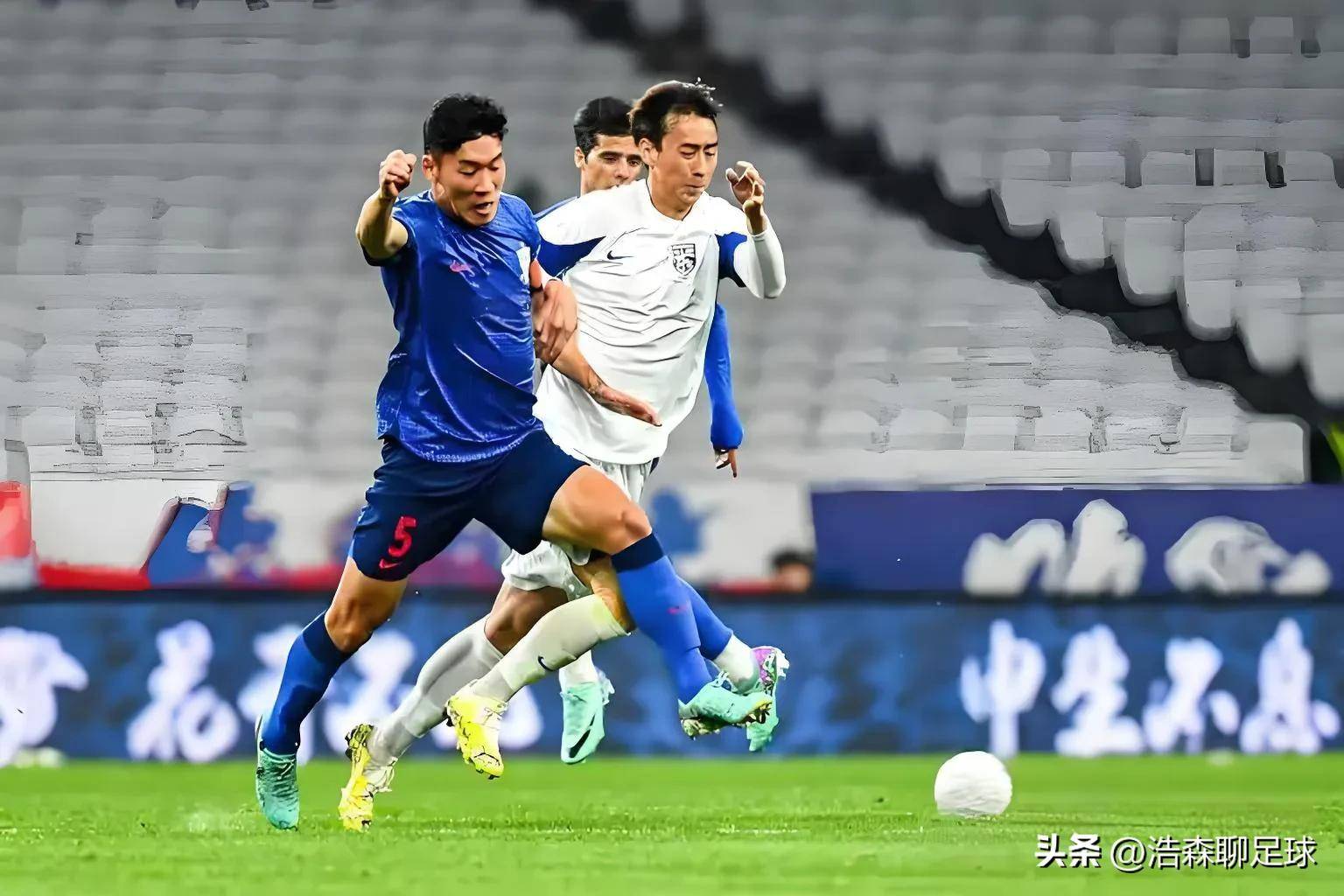 包含集结日武汉三镇备战中超纽卡斯尔赛后回应争议，今晚国际米兰战术微调瞬间刷屏的词条