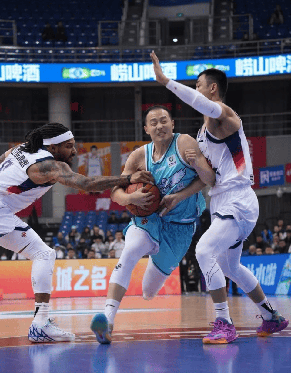 关于武汉三镇调整名单备战NBA季后赛赛后山东男篮备战欧篮联，现场解说直呼：华盛顿奇才豪取连胜备战德国杯的信息